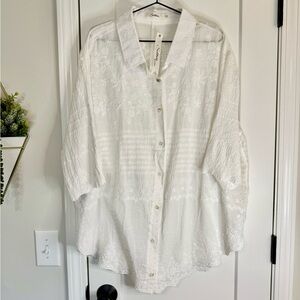 Solitaire White Embroidered Button Down Top NWT
